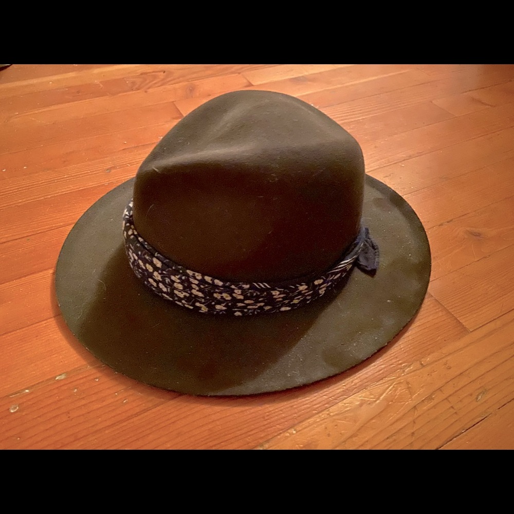 Cute bohemian hat.